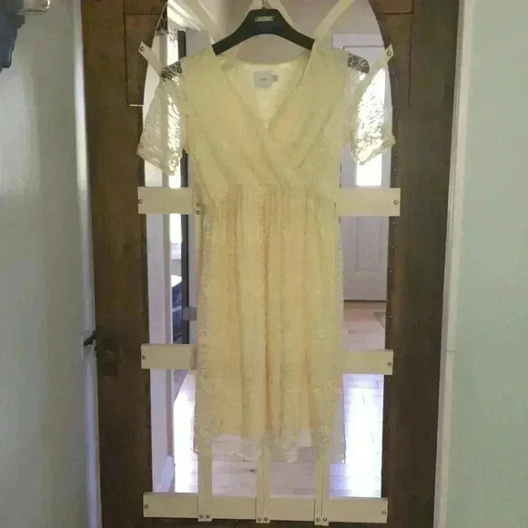 ASOS Maternity Dress Cream Lace - Picture 2 of 6